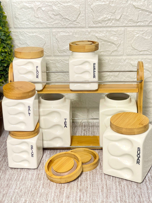 Set portes épices 7 pièces en céramique avec un support en bambo