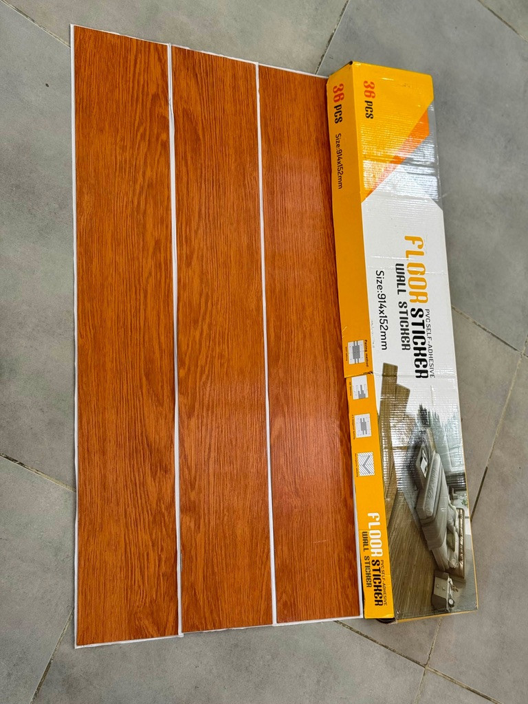 Revêtement sol autocollant effet bois