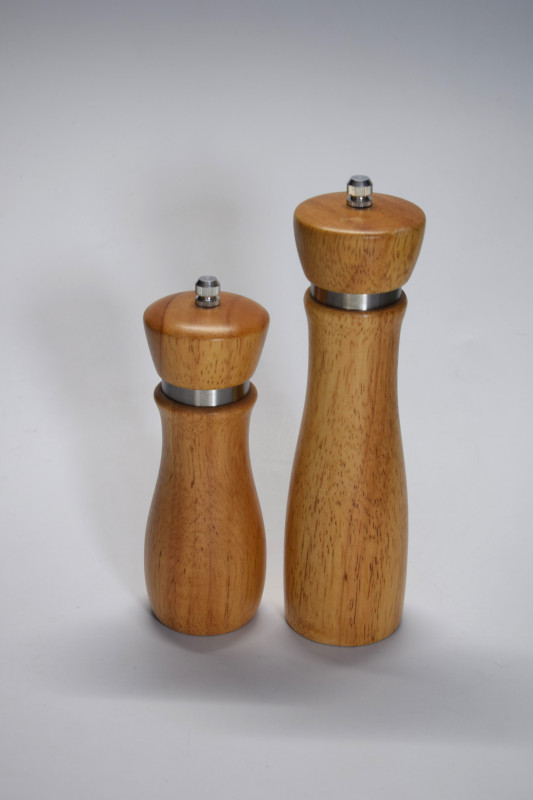 Moulin poivre en bois et bande inox