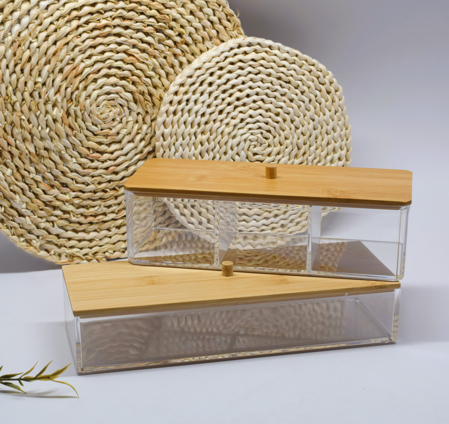 Boite de rangement en plexi avec couvercle en bambou