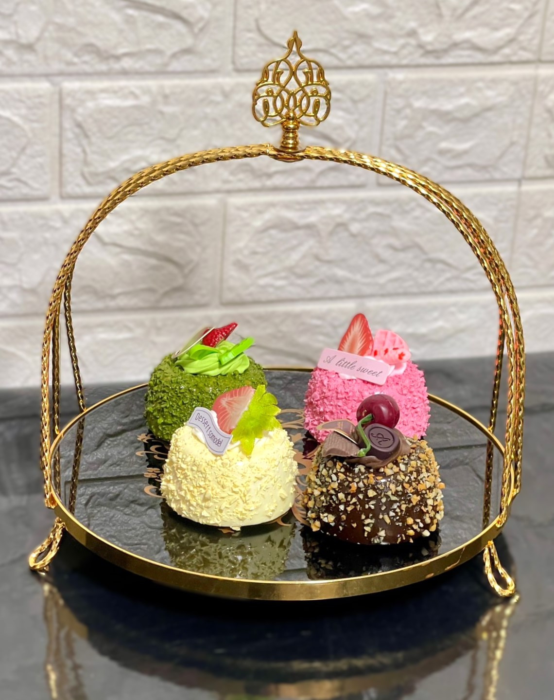 Plateau décoratif pour gâteau dorée